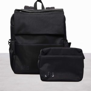 NWT-Beis Ultimate Diaper Bag